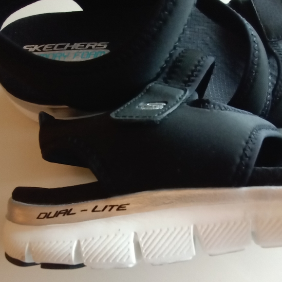 Sketchers NEW 2 PAIRS - Picture 3 of 4